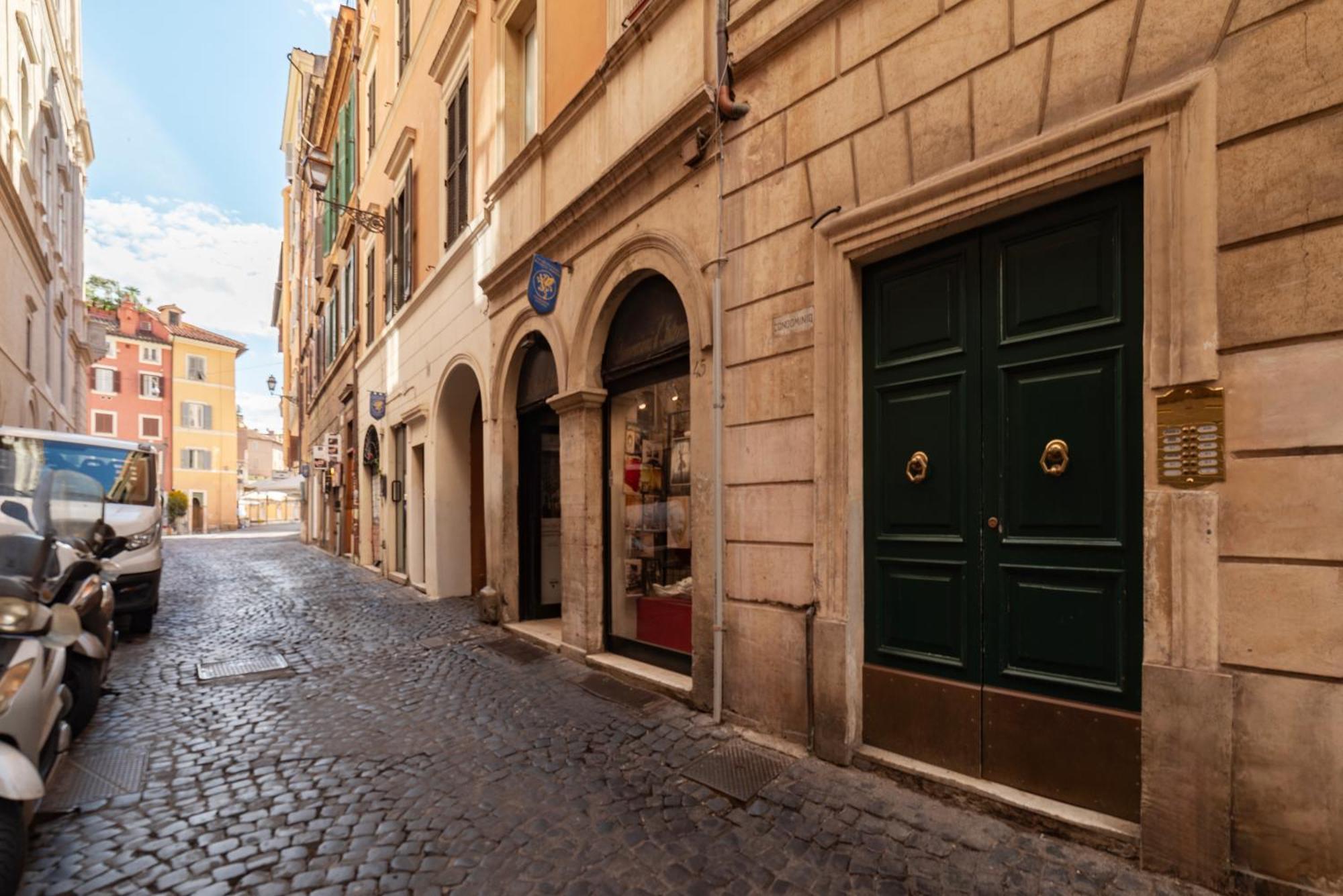 Apartment with Terrace in via del Pellegrino - FromHometoRome Buitenkant foto